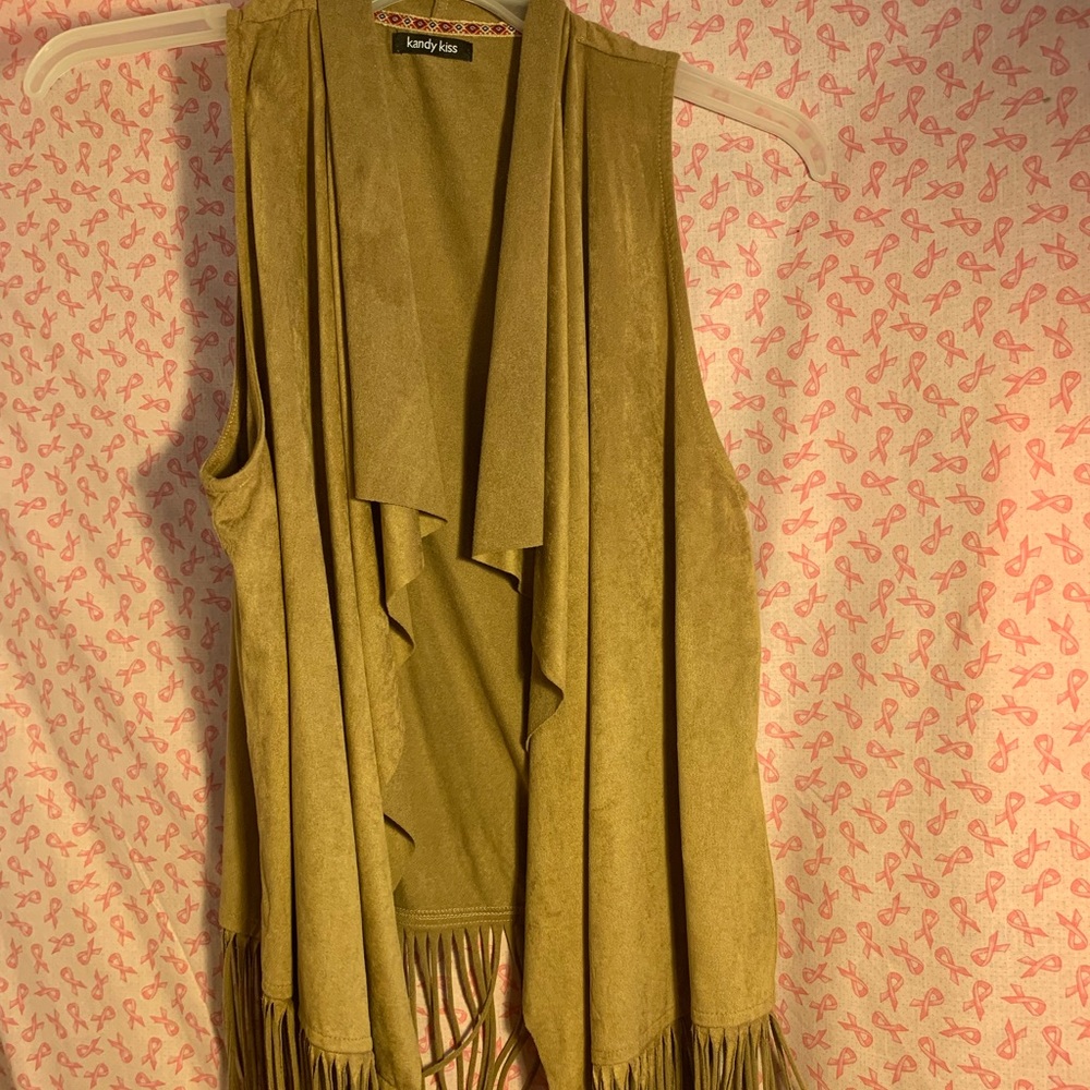 Suede Like fringe vest EUC SIZE MEDIUM